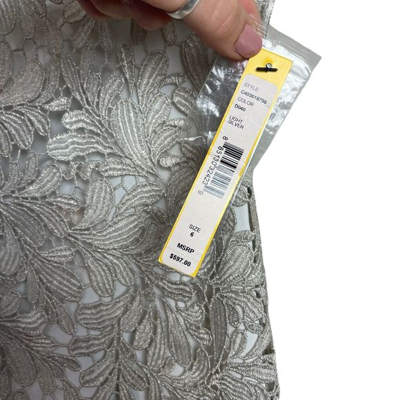 NWT Alice + Olivia Clover Metallic Lace OpenBack Mini Dress Light Silver Size 6 - Picture 6 of 14